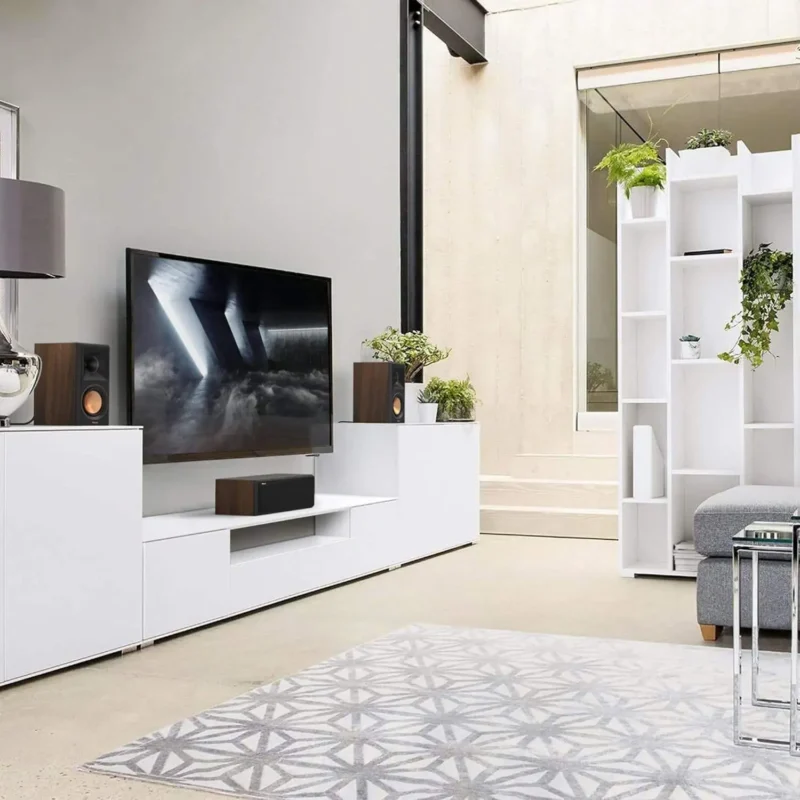 Klipsch Reference Premiere RP-500M II Bookshelf Speaker Pair with Larger 90° x 90° Hybrid Tractrix® Horn, 1” Tweeter, 5.25” Cerametallic Woofers for Room-Filling Home Theater Sound in Walnut - Imagem 5